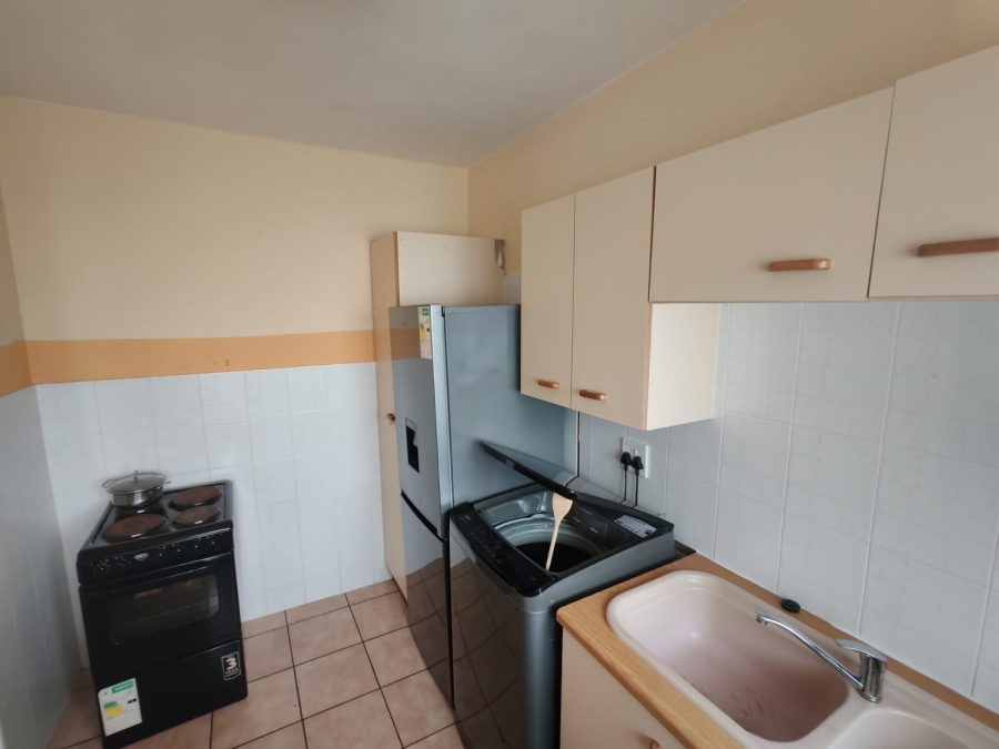 To Let 1 Bedroom Property for Rent in Humewood Eastern Cape